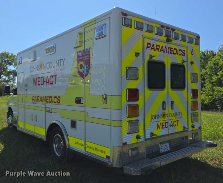 image for item EF3592 2015 Ford E450 ambulance