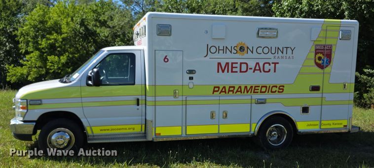 image for item EF3592 2015 Ford E450 ambulance