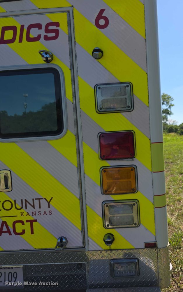 image for item EF3592 2015 Ford E450 ambulance