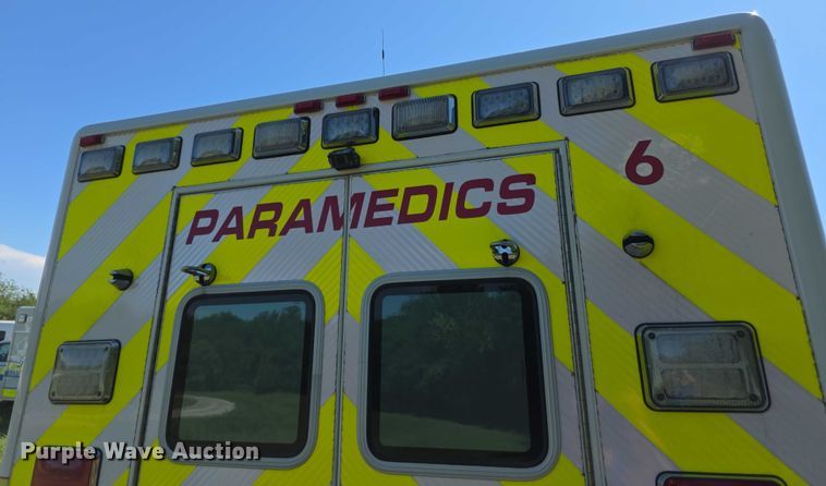 image for item EF3592 2015 Ford E450 ambulance