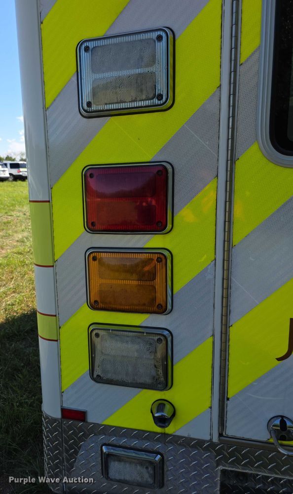 image for item EF3592 2015 Ford E450 ambulance