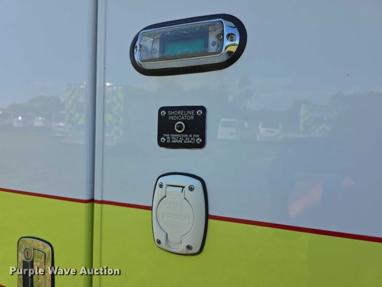 image for item EF3592 2015 Ford E450 ambulance