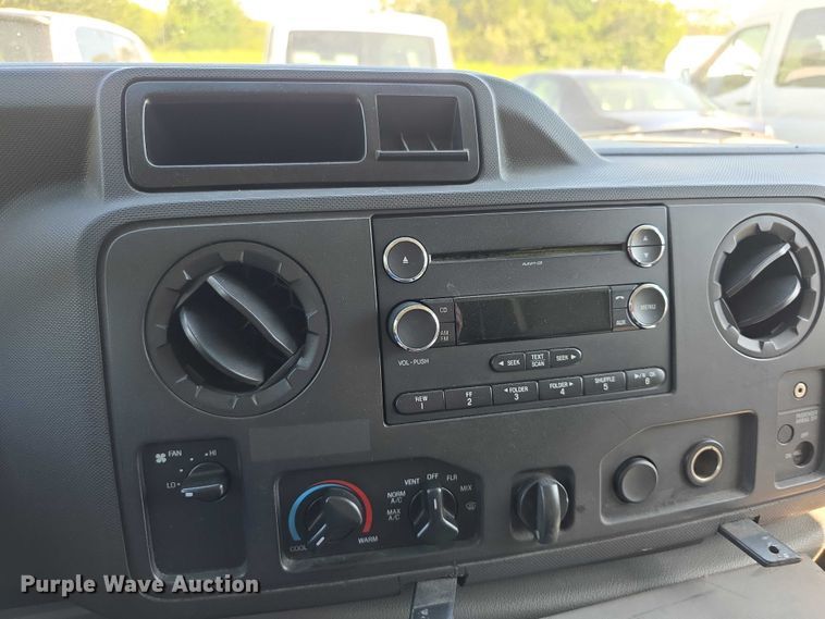 image for item EF3592 2015 Ford E450 ambulance