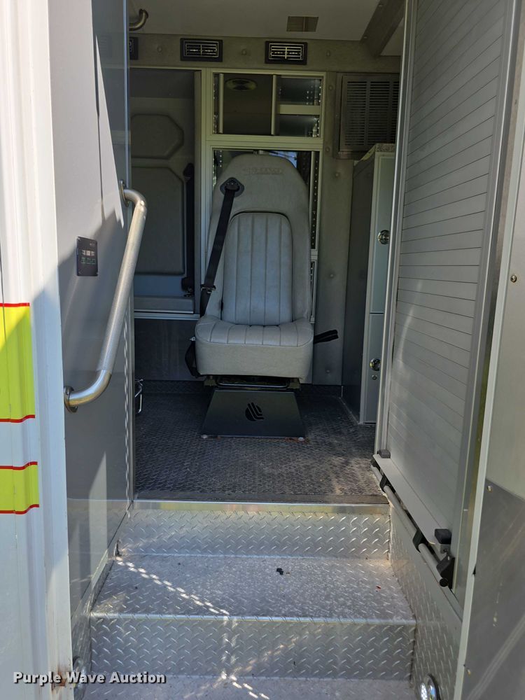 image for item EF3592 2015 Ford E450 ambulance