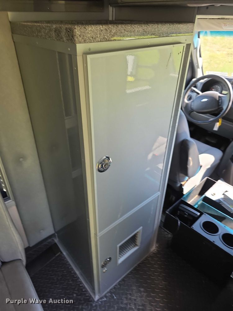 image for item EF3592 2015 Ford E450 ambulance