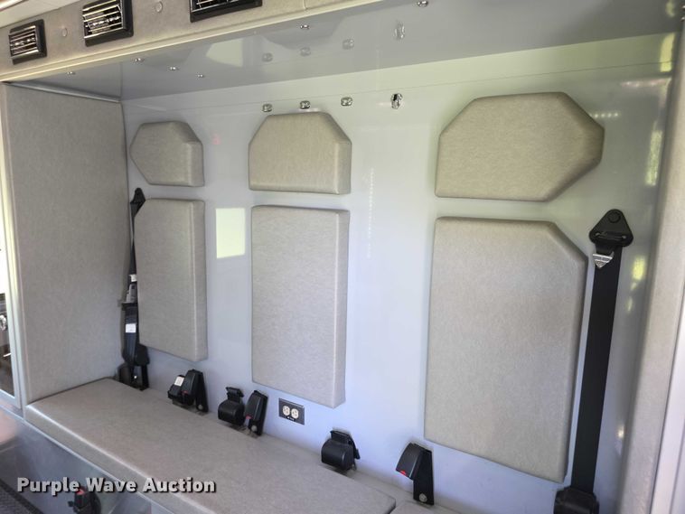 image for item EF3592 2015 Ford E450 ambulance