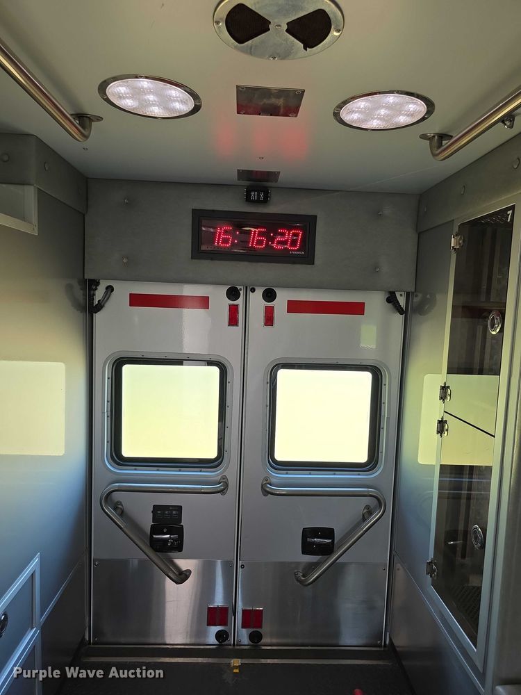 image for item EF3592 2015 Ford E450 ambulance