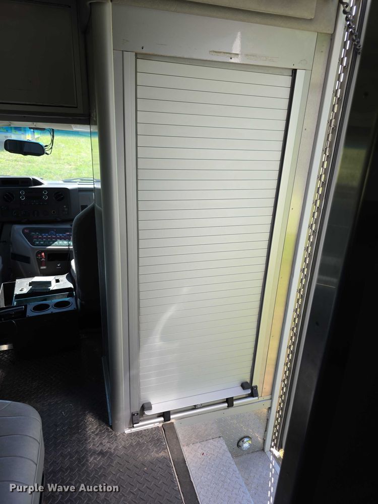 image for item EF3592 2015 Ford E450 ambulance