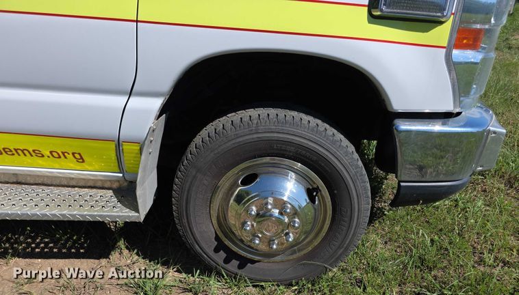 image for item EF3592 2015 Ford E450 ambulance