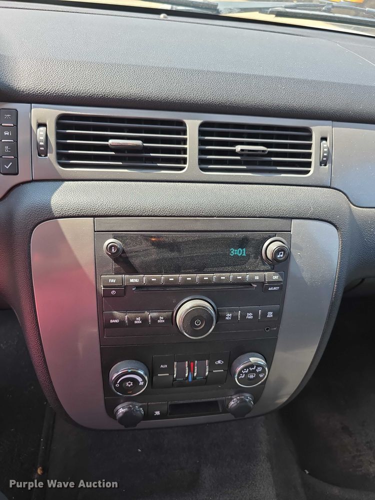 image for item EF3629 2008 Chevrolet Suburban 1500 SUV