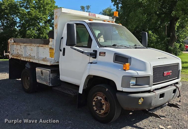 image for item EF3670 2004 GMC C5500 dump truck