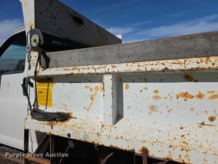 image for item EF3670 2004 GMC C5500 dump truck