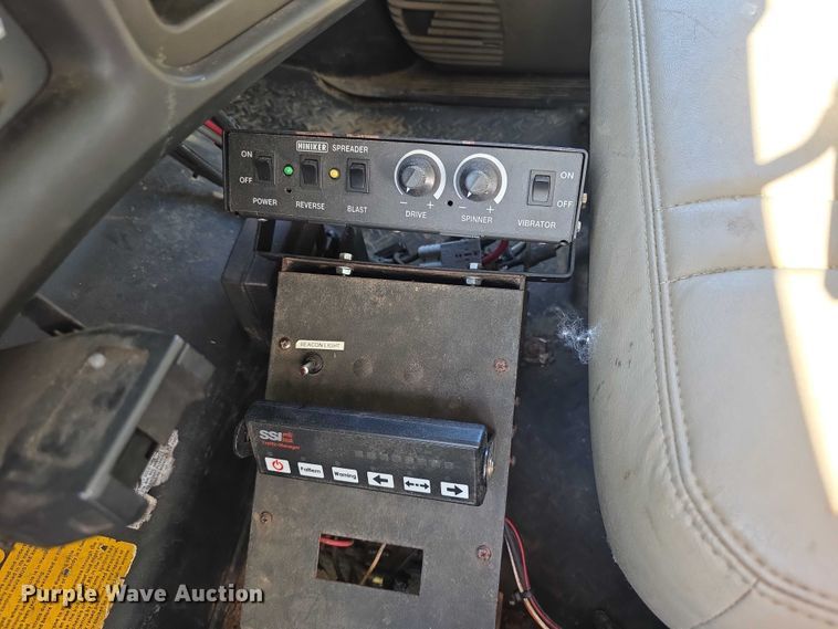 image for item EF3670 2004 GMC C5500 dump truck