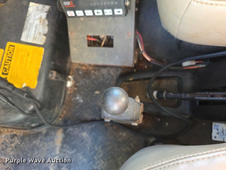 image for item EF3670 2004 GMC C5500 dump truck