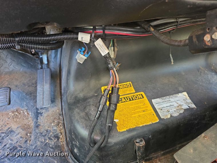 image for item EF3670 2004 GMC C5500 dump truck