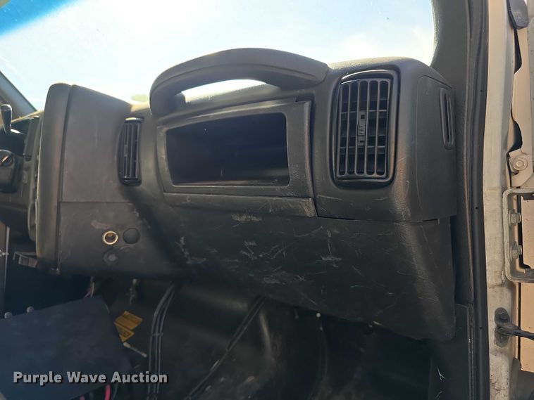 image for item EF3670 2004 GMC C5500 dump truck