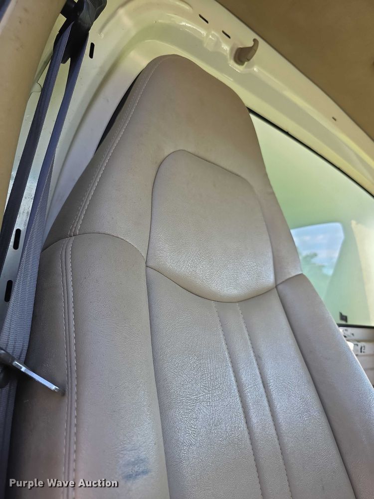 image for item EF3670 2004 GMC C5500 dump truck