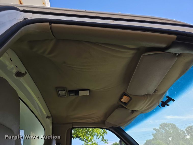 image for item EF3670 2004 GMC C5500 dump truck