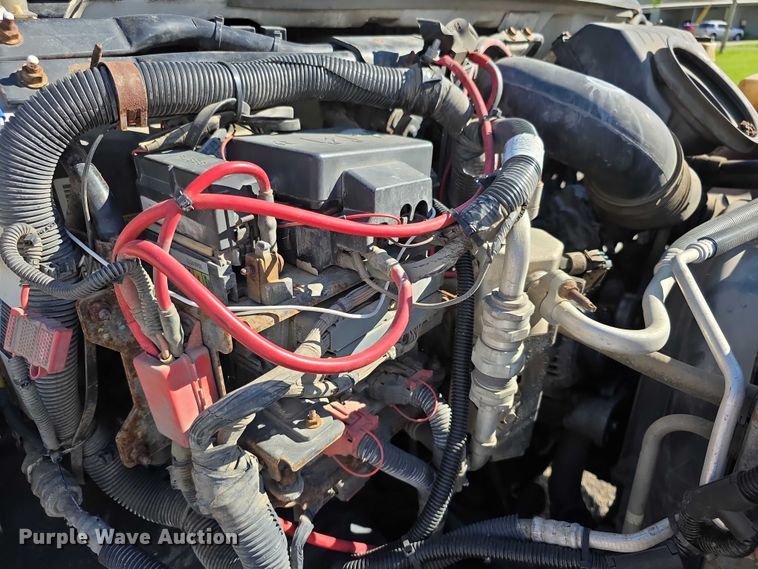 image for item EF3670 2004 GMC C5500 dump truck