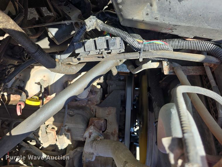 image for item EF3670 2004 GMC C5500 dump truck