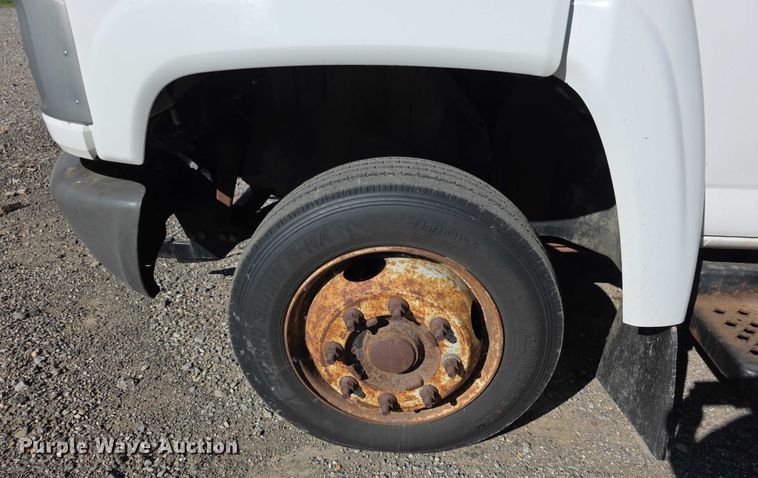 image for item EF3670 2004 GMC C5500 dump truck