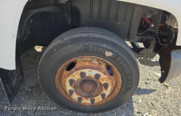 image for item EF3670 2004 GMC C5500 dump truck