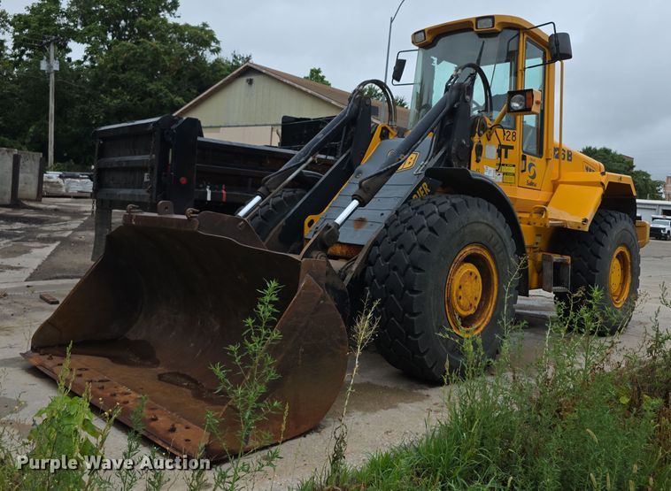 image for item EF3698 1999 JCB 426B wheel loader