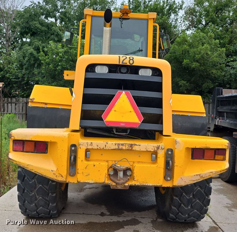 image for item EF3698 1999 JCB 426B wheel loader