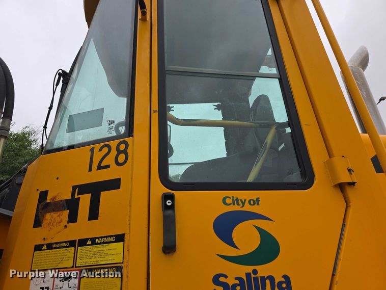 image for item EF3698 1999 JCB 426B wheel loader