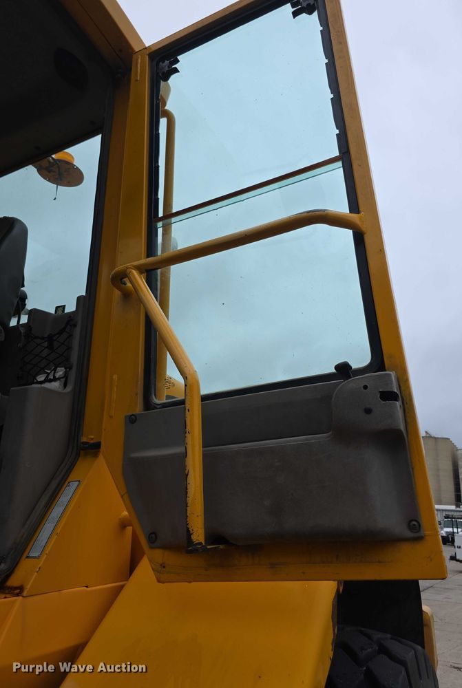 image for item EF3698 1999 JCB 426B wheel loader