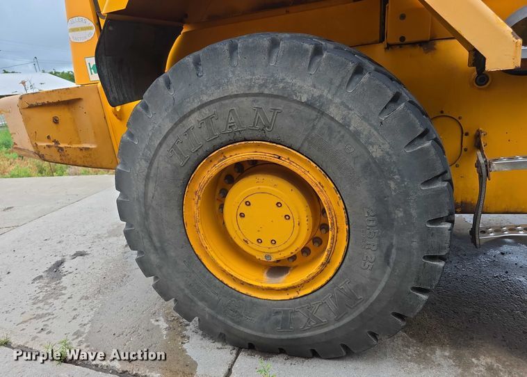image for item EF3698 1999 JCB 426B wheel loader
