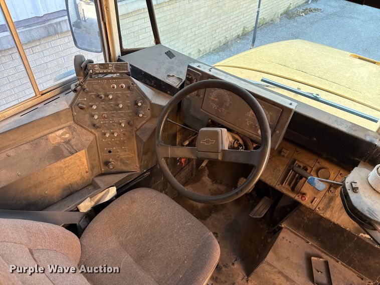 image for item EJ4718 1999 Blue Bird school bus