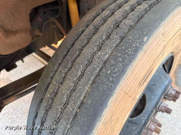 image for item EJ4718 1999 Blue Bird school bus