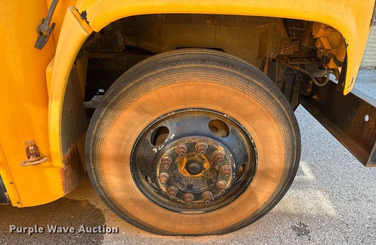 image for item EJ4718 1999 Blue Bird school bus