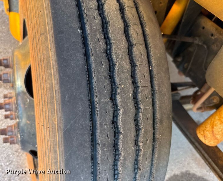 image for item EJ4718 1999 Blue Bird school bus