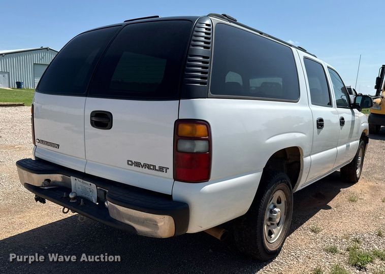 image for item EJ4719 2001 Chevrolet Suburban C1500 SUV