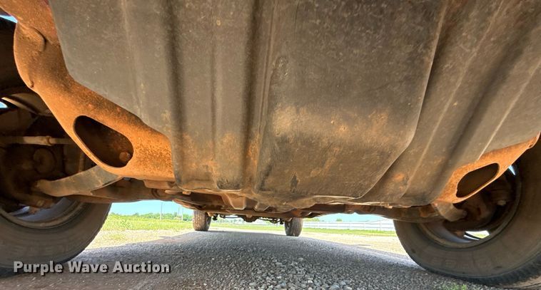 image for item EJ4719 2001 Chevrolet Suburban C1500 SUV