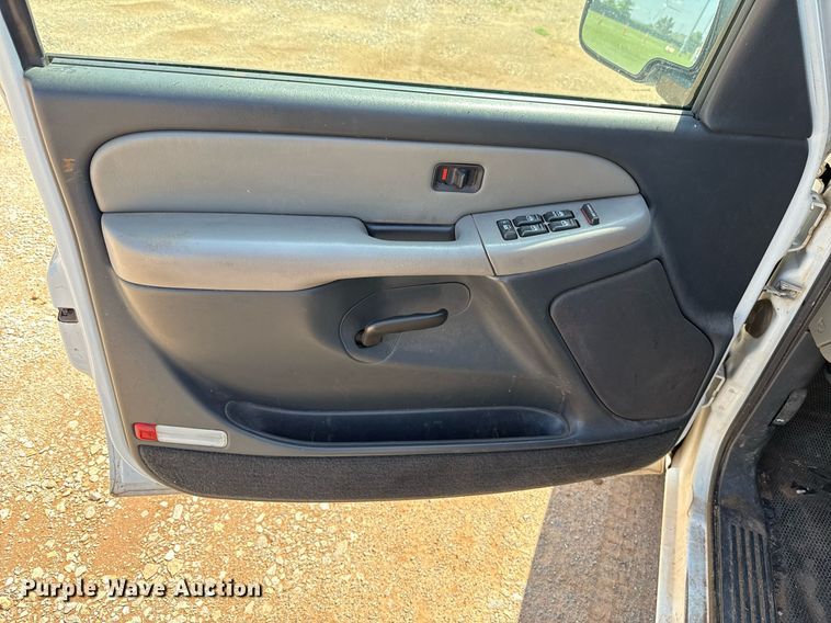 image for item EJ4719 2001 Chevrolet Suburban C1500 SUV