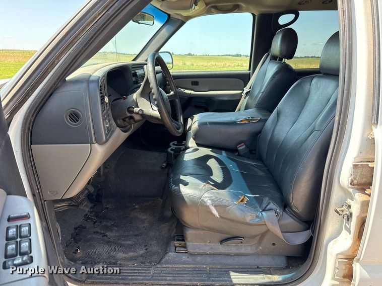 image for item EJ4719 2001 Chevrolet Suburban C1500 SUV