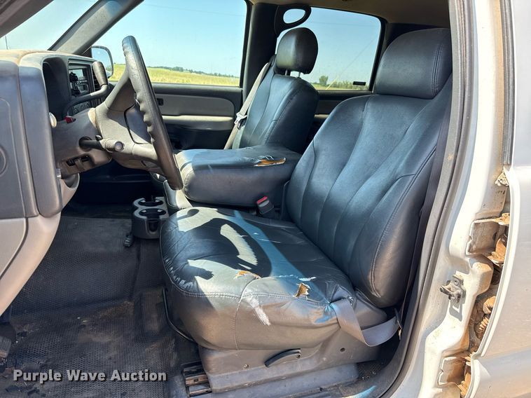 image for item EJ4719 2001 Chevrolet Suburban C1500 SUV