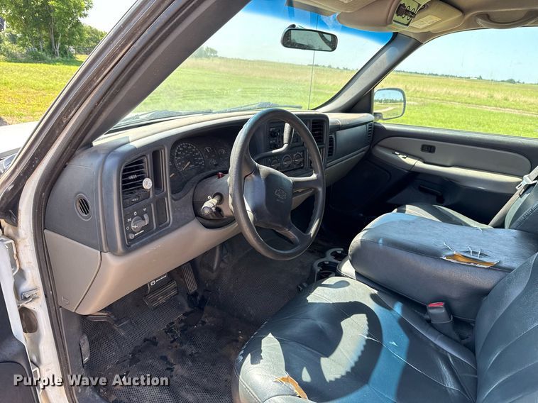 image for item EJ4719 2001 Chevrolet Suburban C1500 SUV