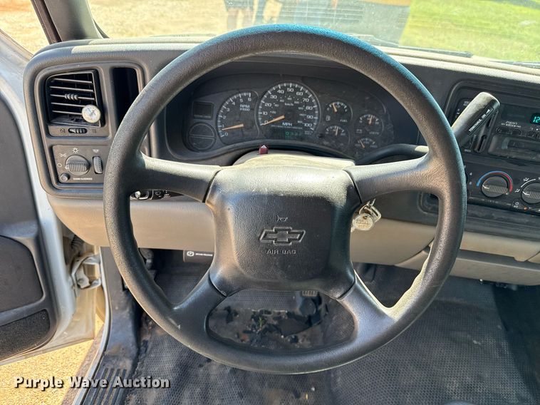 image for item EJ4719 2001 Chevrolet Suburban C1500 SUV