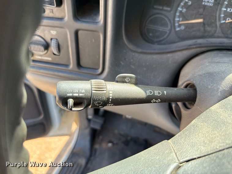 image for item EJ4719 2001 Chevrolet Suburban C1500 SUV