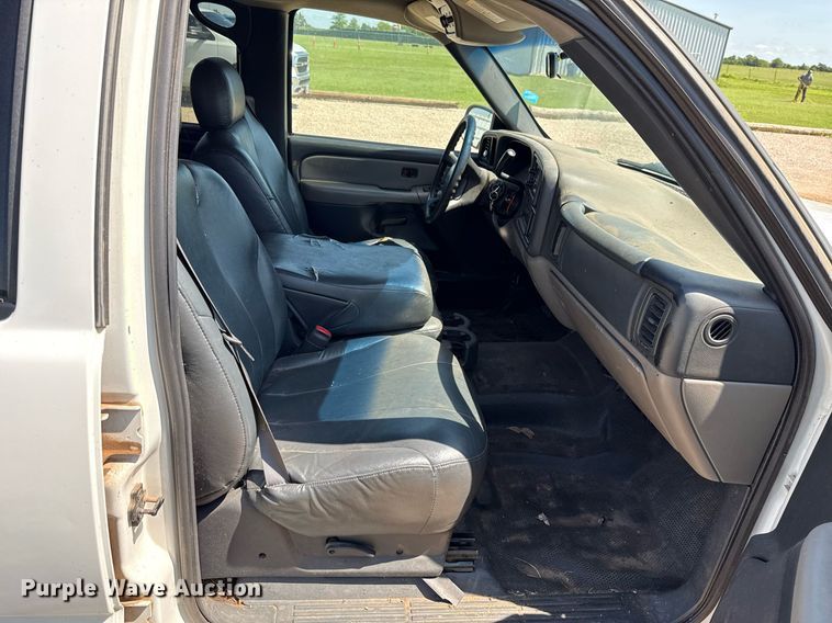 image for item EJ4719 2001 Chevrolet Suburban C1500 SUV