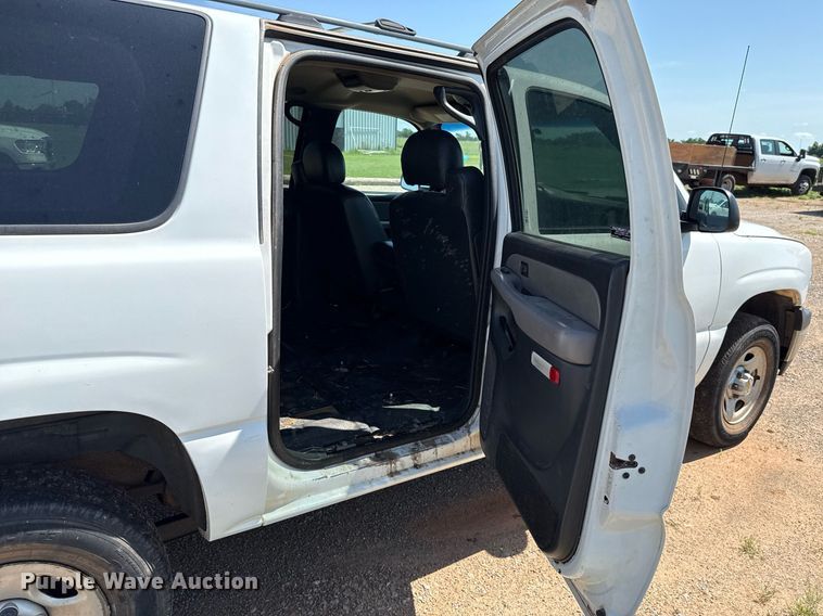 image for item EJ4719 2001 Chevrolet Suburban C1500 SUV