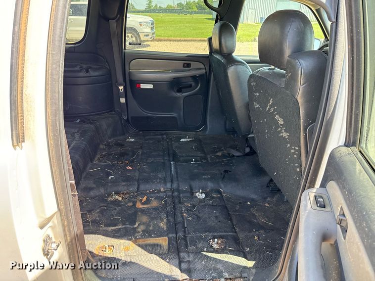 image for item EJ4719 2001 Chevrolet Suburban C1500 SUV