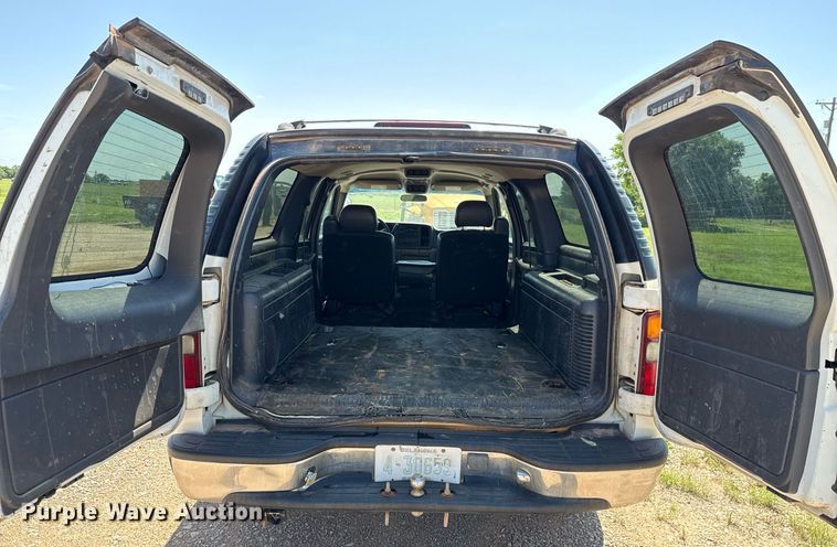 image for item EJ4719 2001 Chevrolet Suburban C1500 SUV