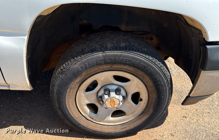 image for item EJ4719 2001 Chevrolet Suburban C1500 SUV