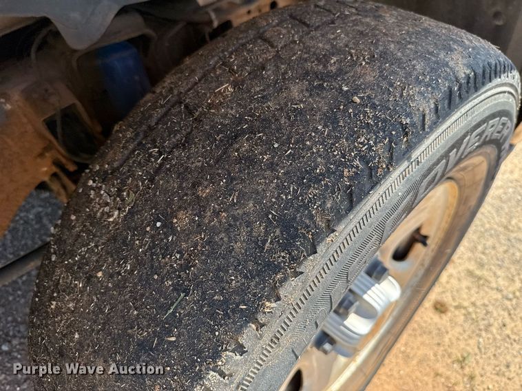 image for item EJ4719 2001 Chevrolet Suburban C1500 SUV