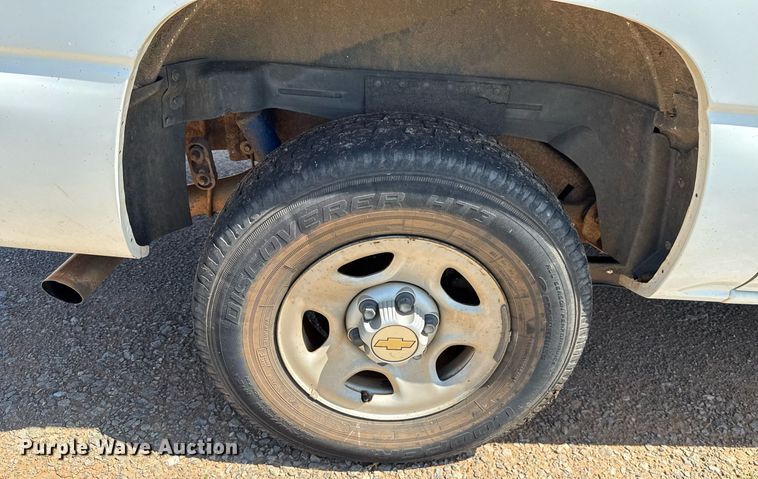 image for item EJ4719 2001 Chevrolet Suburban C1500 SUV